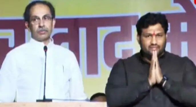 सांगली ब्रेकिंग | पैलवानानं उमेदवारीचं मैदान मारलं..! काँग्रेसवर कुरघोडी करत उध्दव ठाकरेंनी केली चंद्रहार पाटील यांच्या उमेदवारीची घोषणा..