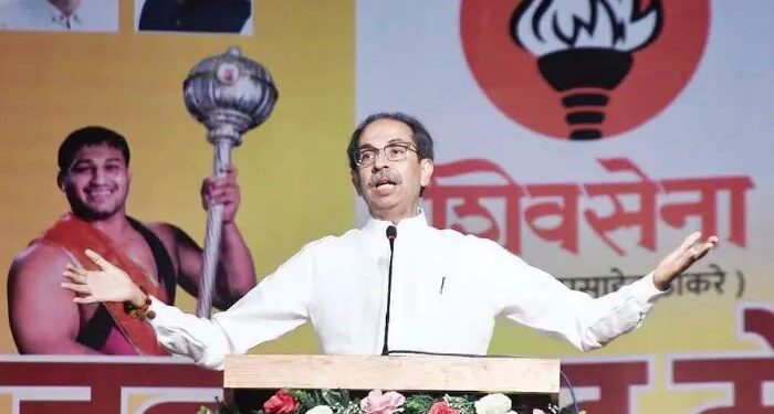 “दाढी वाढवलीच आहे तर ती आणखी वाढवा, ४० पोपट….!” उध्दव ठाकरे यांचा मुख्यमंत्री शिंदे यांच्यावर हल्लाबोल, वाचा सविस्तर..