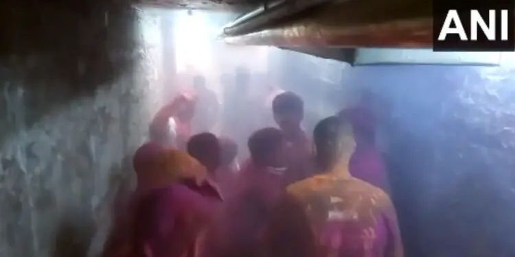 मोठी ब्रेकिंग | उज्जैनच्या महाकाल मंदिरात भस्म आरतीवेळी भीषण आग; पुजाऱ्यासह १३ जण होरपळले, (पाहा व्हिडिओ)