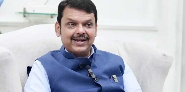 रात्री उशिरा देवेंद्र फडणवीसांच्या घरी भाजप नेत्यांची बैठक; कोणत्या मुद्द्यांवर झाली चर्चा? वाचा सविस्तर..