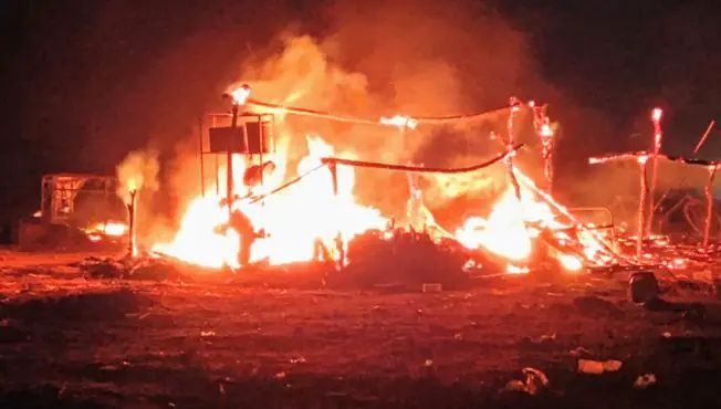 उदगाव येथे ऊसतोड मजुरांच्या झोपड्यांना भीषण आग