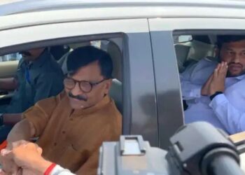 ब्रेकिंग | सांगलीच्या जागेवरचा तेढ वाढला; चंद्रहार पाटील-संजय राऊत तातडीने मुंबईला रवाना