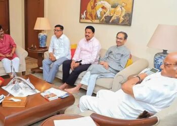 मोठी ब्रेकिंग | काँग्रेसने सोडला सांगली, भिवंडी आणि दक्षिण मध्य मुंबईवरील दावा, गोपनीय खबऱ्याच्या सूत्रांची माहिती.