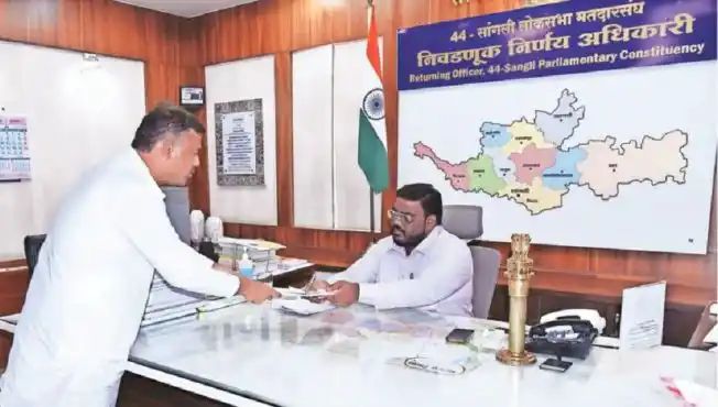 मोठी ब्रेकिंग | अखेर शक्तिप्रदर्शन करत विशाल पाटील यांचा उमेदवार अर्ज दाखल..