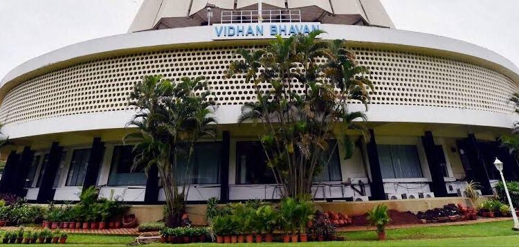 ब्रेकिंग | राज्य विधिमंडळाचे पावसाळी अधिवेशन आजपासून सुरु; सत्ताधारी, विरोधकांमध्ये घमासान