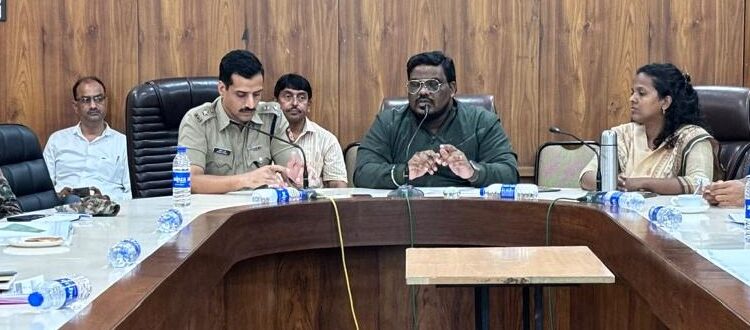 इंडियन आर्मीची एक तुकडी शहरात दाखल – जिल्हाधिकारी डॉ. राजा दयानिधी