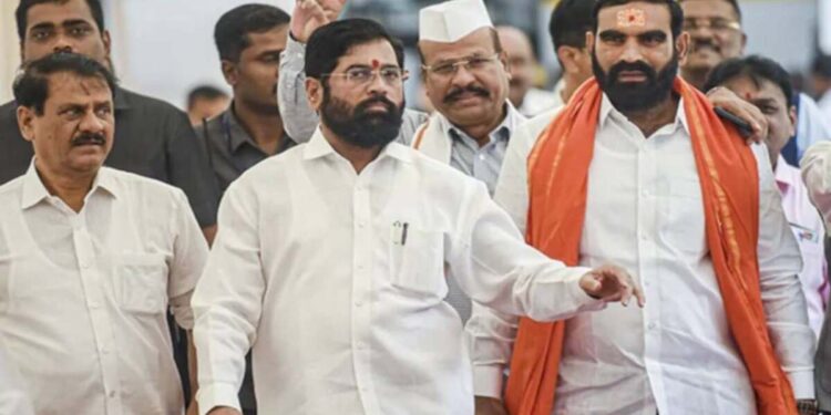 मोठी बातमी | एकनाथ शिंदे पुन्हा गुवाहाटीला जाण्याची शक्यता, सूत्रांची माहिती..