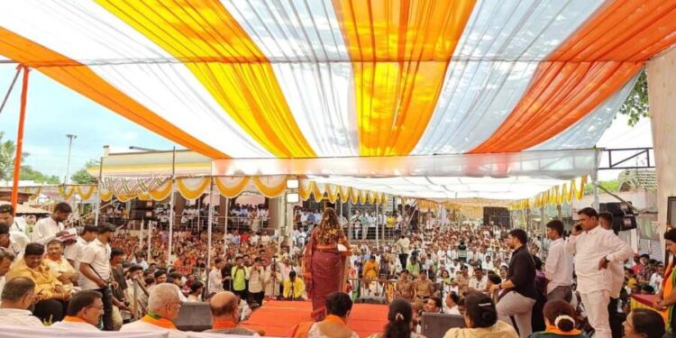 आघाडीच्या भूलथापांना बळी पडू नका – पंकजा मुंडे