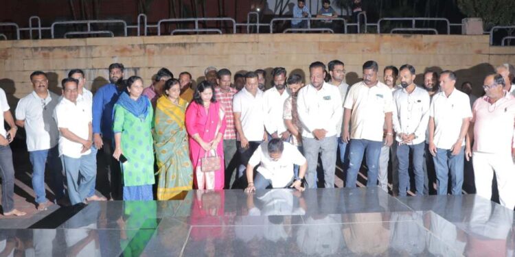 वसंतदादांच्या समाधीवर पृथ्वीराज पाटीलांनी घेतली ‘ही’ शपथ