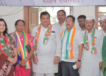 काँग्रेस कार्यकर्त्यांनी महाविकास आघाडीचे उमेदवार पृथ्वीराज पाटील यांचाच प्रचार करावा अन्यथा कारवाई केली जाईल..