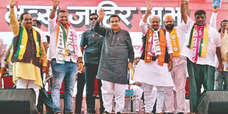 जातीयवादी काँग्रेसमुळेच देशाचे नुकसान : नितीन गडकरी