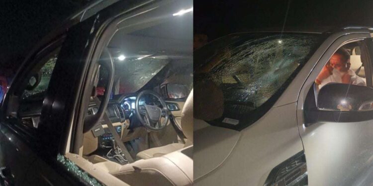 मोठी ब्रेकिंग ! माजी गृहमंत्री अनिल देशमुख यांच्या कारवर दगडफेक; हल्ल्यात गंभीर जखमी