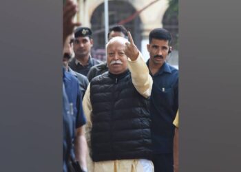 सरसंघचालक मोहन भागवत यांनी मतदानाचा हक्क बजावला..