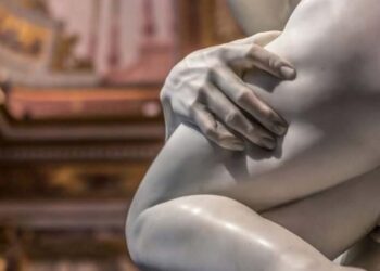 शिक्षण विभागात खळबळ | सेक्ससाठी पिसाळलेल्या महिला शिक्षिकेने शाळेतच दहावीच्या मुलासोबत ठेवले शारीरिक संबंध.!