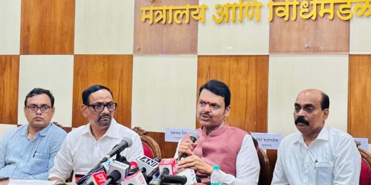 बाळशास्त्री जांभेकर सन्मान योजनेच्या अटी व निकष शिथिल करणार; जीआरची अंमलबजावणी आठवड्यात होणार