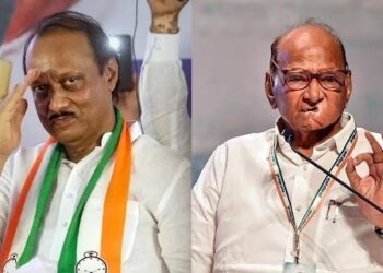 अजित पवारांनी सहकुटुंब घेतली शरद पवारांची भेट:पवारांच्या ८५ व्या वाढदिवसाचे निमित्त; प्रफुल्ल पटेल, भुजबळ, तटकरेही होते सोबतीला..