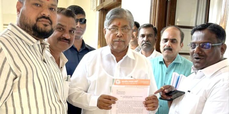 ग्रामीण भागातील विद्यार्थ्यांसाठी शैक्षणिक सुविधा पुरवा