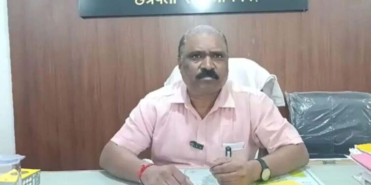 अजब कारभार! वाळू माफियांवर कारवाईसाठी गेलेल्या तहसीलदारांंचीच गाडी जप्त; पोलिसांची कारवाई