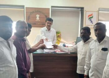 सांगली ब्रेकिंग | ईव्हीएम विरोधात ग्रामसभेत ठराव, मतदानावर बहिष्काराचा इशारा