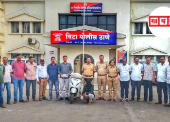 ब्रेकिंग | सांगलीतील विटा शहरात दोघांकडून अंमली पदार्थाच्या बाटल्यांची विक्री; पोलिसांची धडक कारवाई.!