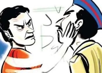 कुपवाडमध्ये पोलिसाला मारहाण, तिघांना अटक