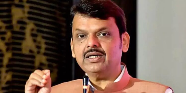 पोलीस असो की अधिकारी या गुन्ह्यात सापडला तर थेट बडतर्फीच, मुख्यमंत्र्यांचा पोलीस यंत्रणेला इशारा