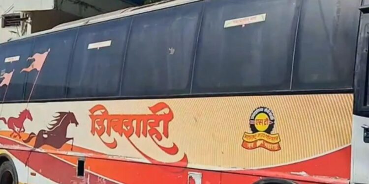 सांगलीत शिवशाही बसमध्ये तरुणीचा विनयभंग; संशयितास अटक
