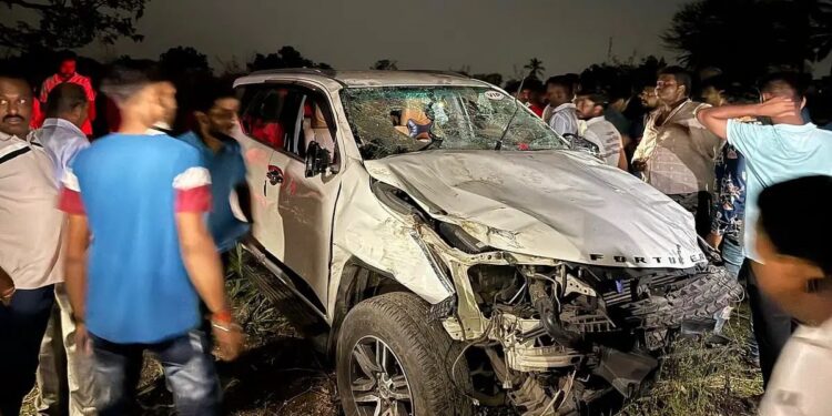 सांगली ब्रेकींग | आलिशान चारचाकीने दहा वाहनांना उडविले