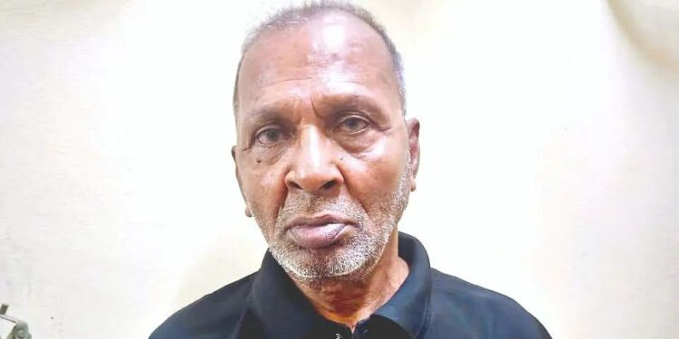 ब्रेकिंग | सांगलीत रात्रीच्या वेळी फिरायचा, लॉजवर मुक्काम करायचा, कोडवर्क भाषा बंगाली, राजकीय कनेक्शन अन् टार्गेट सांगली..? पोलिसांनी केली अटक..!