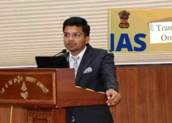 मोठी ब्रेकिंग | प्रशासनात पुन्हा फेरबदल; ५ आएएस अधिकाऱ्यांच्या बदल्या, शुभम गुप्ता यांची नागपूरला बदली, पहा कोणाची कोठे बदली..!