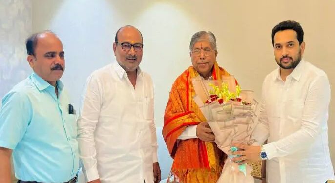 चंद्रकांत पाटील यांनी संजयकाकांची भेट घेतली, भाजप ‘घरवापसी’ची चर्चा रंगली