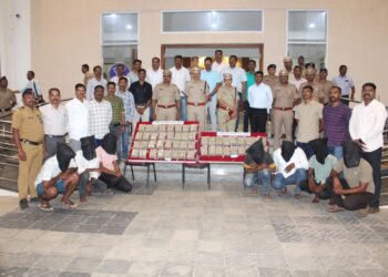 मोठी ब्रेकिंग | सराफाला लुटले, ३ लाख नेल्याची फिर्याद; पोलिसांनी २४ तासांत चोरटे पकडले, पण सापडले २.५ कोटी