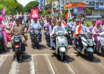 मोठी ब्रेकिंग | सांगलीत राष्ट्रवादी काँग्रेसच्या महाराष्ट्र गौरव रथयात्रेत हमरीतुमरी.. वाचा सविस्तर..!