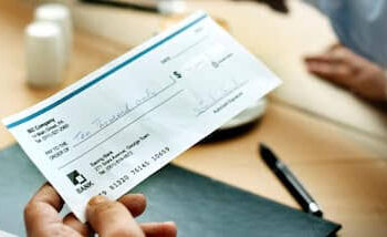 मिरज ब्रेकिंग | खाते बँकेकडून स्थगित तरीही साडे तेरा लाखांचा चुना, महिलेची पोलिसांत तक्रार