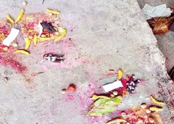 सांगली | अचानक घरातील कपडे पेटले, चित्र- विचित्र घडू लागलं, यंत्रणा लागली अन् भानामती आली भानावर..!