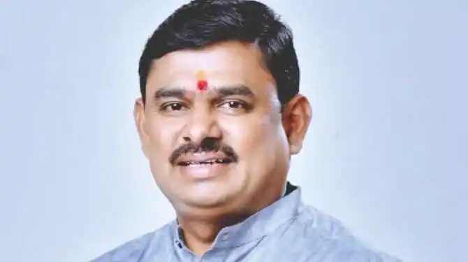 सांगली ब्रेकिंग | धनंजय मुंडे यांच्या मेहुण्यासह पाच जणांवर गुन्हा दाखल