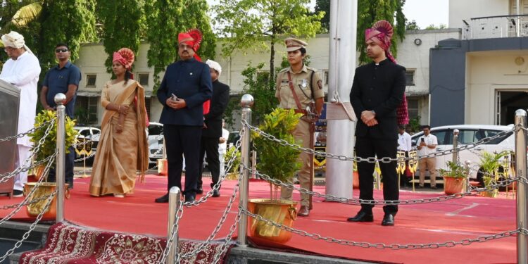 मोठी बातमी | सांगली जिल्हा प्रशासनाची घोडचूक ! दीड तासात भला मोठा कार्यक्रम पण दुर्दैवाने ‘या’साठी दीड मिनिटं सुद्धा नाहीत ?