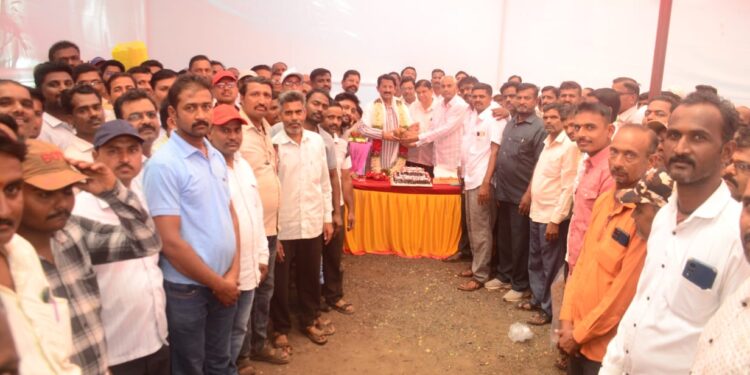 दमदार नेते मनोजबाबा शिंदे म्हैसाळकर यांच्या जन्मदिनानिमित्त मान्यवरांच्या शुभेच्छा