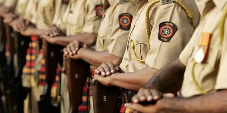 महाराष्ट्र पोलीस दलात गुन्हेगारीचा प्रवेश; खाकी आणि गुन्हेगारी यांचा संबंध का वाढतोय?