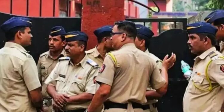 ‘पाकिस्तानी, तू कश्मीर से आया है.’ पँट काढून प्राईव्हेट पार्टवर केला हल्ला अन् दिली धमकी, मुस्लिम तरुणाची आत्महत्या