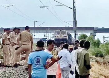 सांगली ब्रेकिंग | पुणे-मिरज मार्गावर शेतकर्‍यांचा रेल रोको