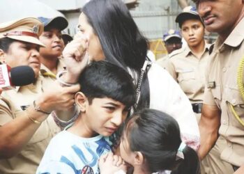 भाजप आमदार परिणय फुकेंविरोधात भावजय प्रिया फुकेंची विधान भवनावर धडक