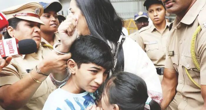 भाजप आमदार परिणय फुकेंविरोधात भावजय प्रिया फुकेंची विधान भवनावर धडक