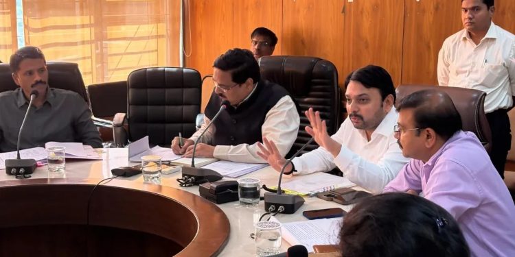 कडेगांवमधील प्रशासन इतके मुजोर कोणामुळे ?