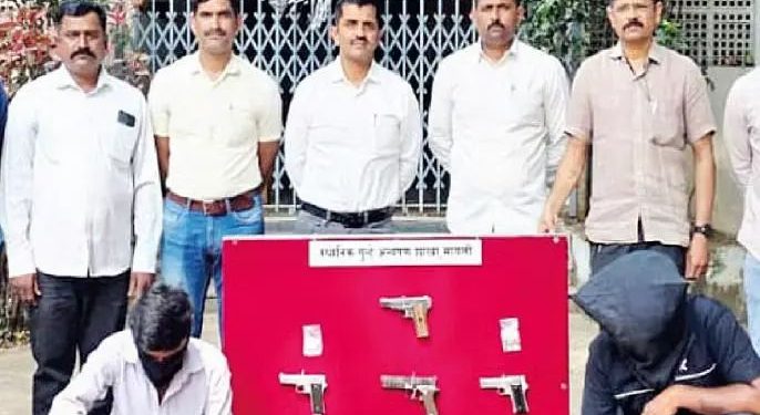 मिरजेत पिस्तूल तस्करी करणाऱ्या बामणोलीच्या दोघांना अटक, ५ गावठी पिस्तुलांसह १२ काडतुसे जप्त