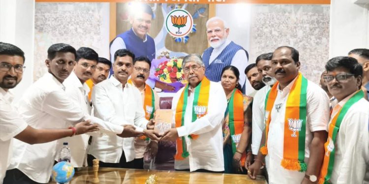 पालकमंत्री चंद्रकांत पाटील यांचा संजय पाटील यांना टोला : तासगावात भाजप कार्यालयांचे उदघाटन