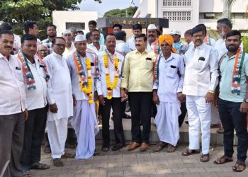 खोजनवाडीत काँग्रेसला बळ! माजी आ. विक्रमसिंह सावंत यांच्या नेतृत्वावर विश्वास ठेऊन महेश संती यांचा कार्यकर्त्यांसह भव्य पक्षप्रवेश