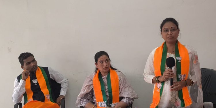 तृप्ती कांबळे यांचा प्रभाग क्रमांक २० मध्ये प्रचारात झंझावात, जोरदार चर्चा..!