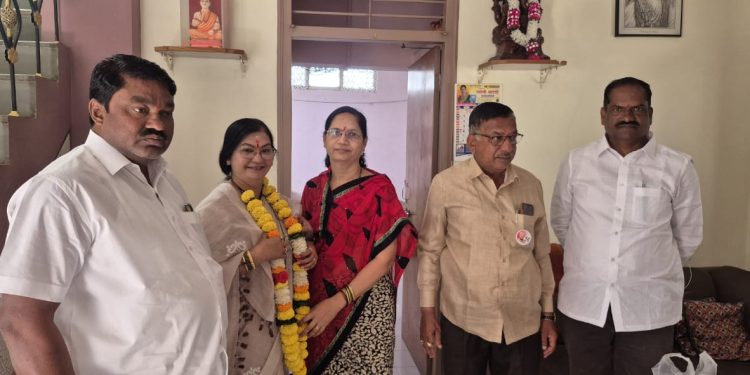 प्रभाग क्रमांक २० मध्ये ‘नारळा’ चे महत्त्व वाढले : बदल घडणार, प्रतीक्षाताई सोनवणे महापालिकेत जाणार..!