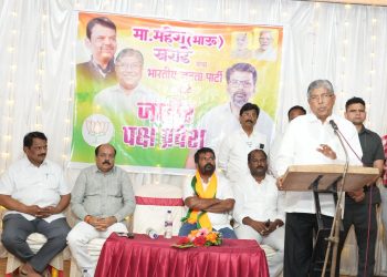 ‘झेडपी’च्या तोंडावर राजू शेट्टींच्या खंद्या समर्थकाचा भाजपात प्रवेश!